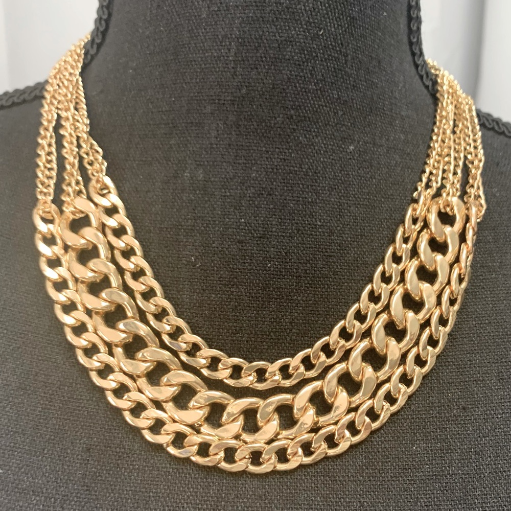 Gold rope chain set